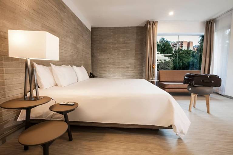 V Grand Hotel a member of Radisson Individuals