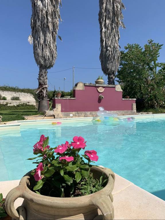 Villa with garden, private pool & grill | Garden view — photo 5