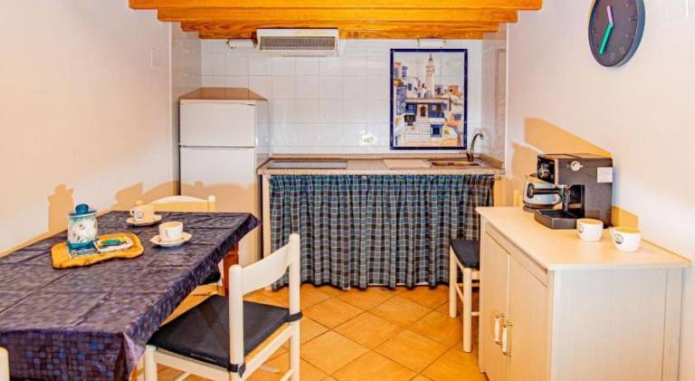 Apartment with 2 rooms for 4 persons — photo 3