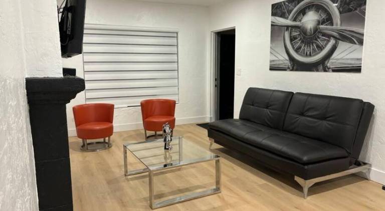 Vacation home with hot tub, yard & grill in Miami, FL