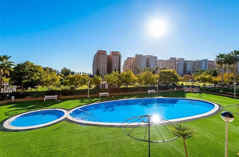 Apartment with pool & patio in Oropesa del Mar