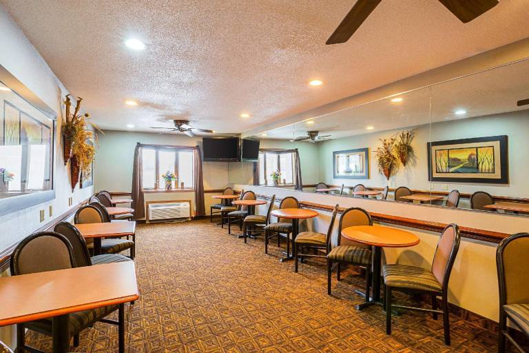 Quality Inn Mitchell I-90 — photo 5