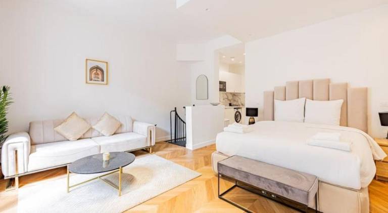 Apartment with 2 rooms for 4 persons in Courbevoie