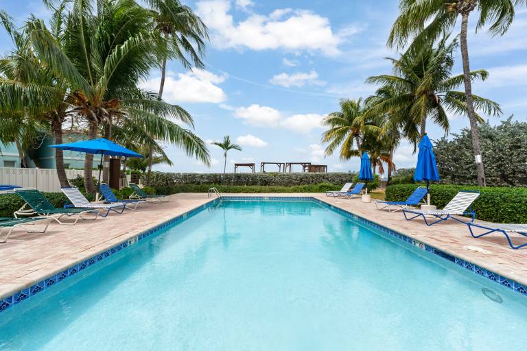 Perfectly Located in the Heart of Seven Mile Beach