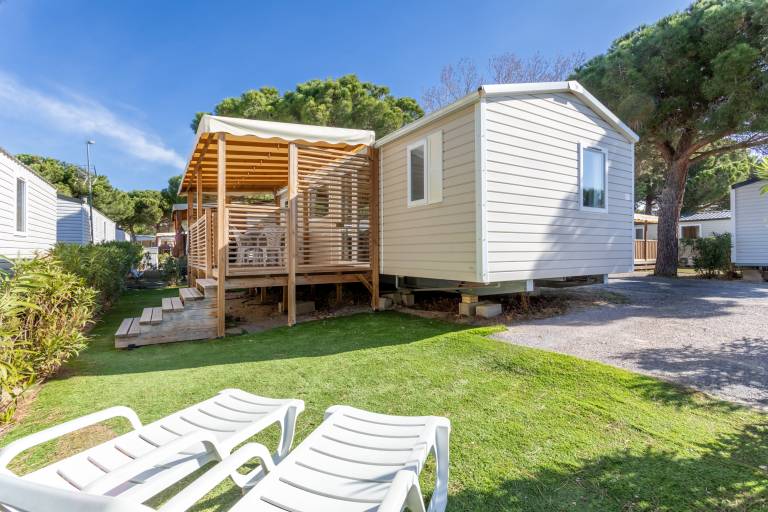 Fully equipped apartment with pool, terrace & yard | Next to the beach | Pet-friendly — photo 2