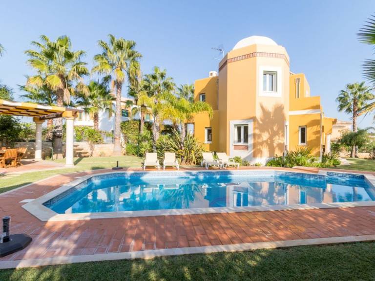 Villa with private pool, BBQ & terrace — photo 2