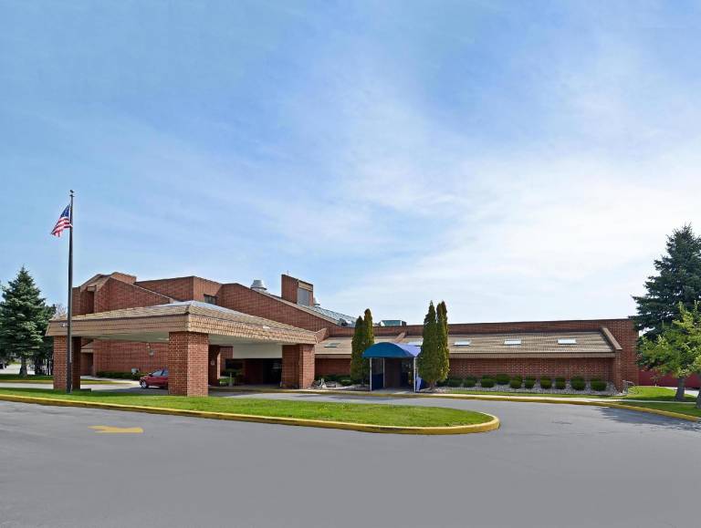 The Inn on Maritime Bay, an Ascend Collection Hotel in Two Rivers, WI