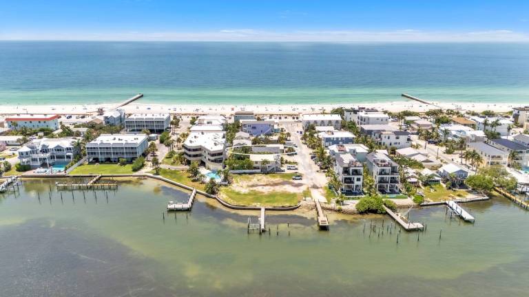 Condo with BBQ | Next to the beach | Pet-friendly — photo 2