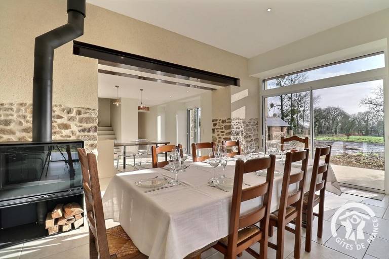 Gite with patio, BBQ & yard — photo 3