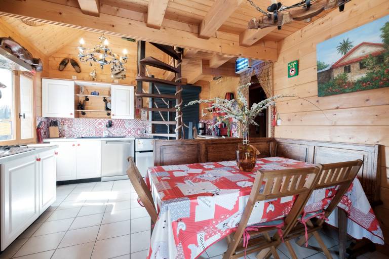 Family-oriented vacation home with patio, barbecue & garden | Pet-friendly — photo 2