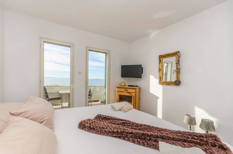 Charming apartment with patio, barbeque & heated pool | Sea view | Pets allowed — photo 4