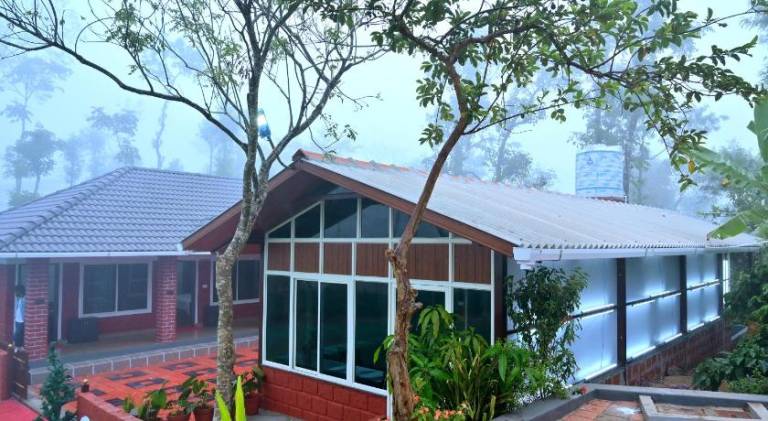 Coffee Crown Homestay 1KM Falls Home Food & Coffee Estate