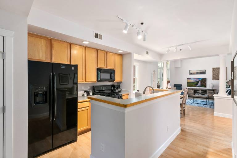 405 Mason Court (Unit 215) — photo 5