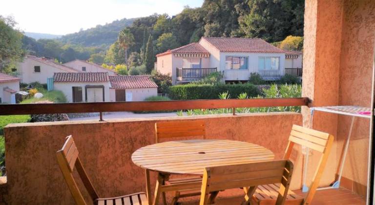 Apartment with BBQ, pool & terrace — photo 3