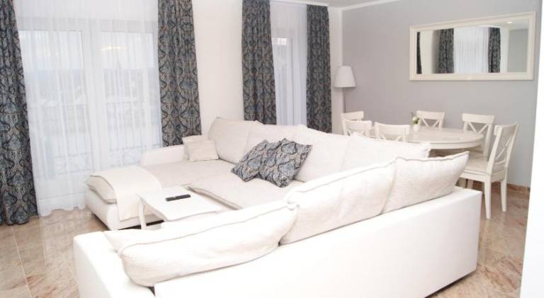 114 m&sup2; Apartment mit Hotelservice