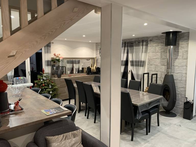 Chalet with jacuzzi, grill & yard | Garden view — photo 4