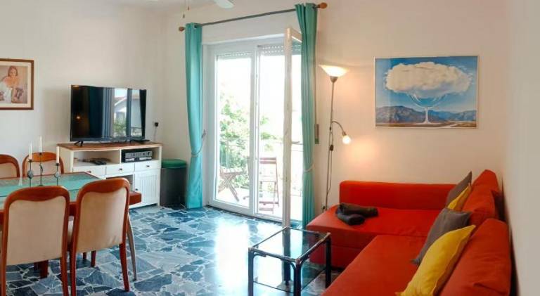 Charming apartment with terrace | Pet-friendly in Campiglia Marittima