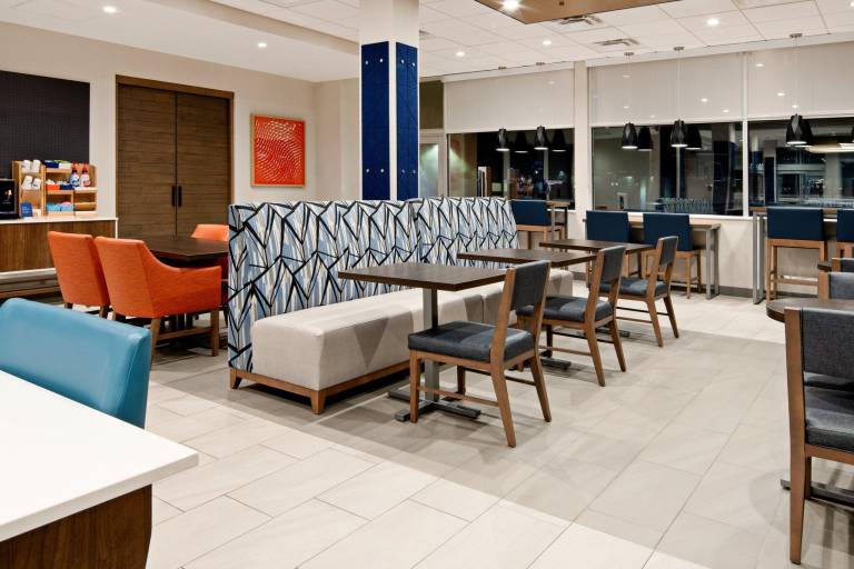 Holiday Inn Express And Suites Palm Desert Millennium By IHG — photo 5