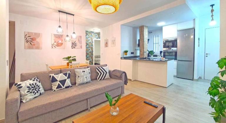 Apartment with 2 rooms for 6 persons in Seville