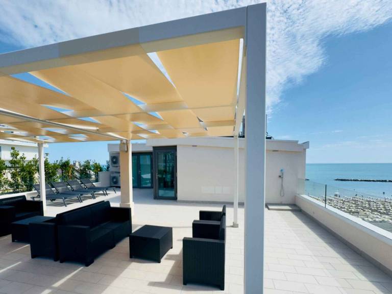 Ferienwohnung mit Klimaanlage Balkon und Internet