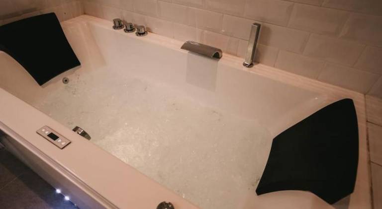 Rental apartment with sauna & jacuzzi — photo 4