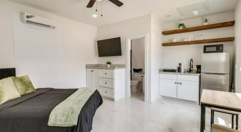 Rental apartment with pool | Good for workation | Pets allowed in South Padre Island, TX