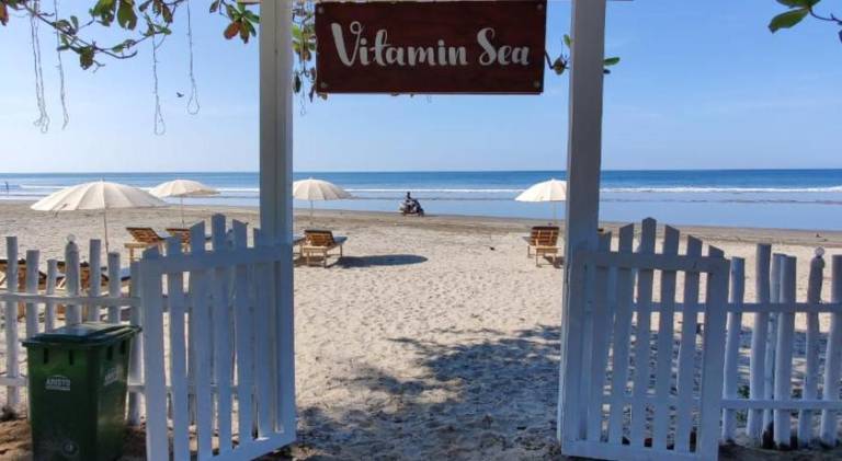 Buena Vida Beach Resort in Morjim