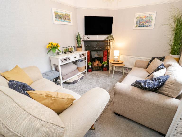 Children-friendly cottage with yard | Beach view | Pets are welcome — photo 2