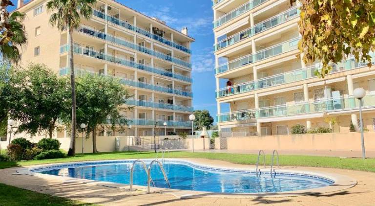 Holiday apartment with pool in Cambrils