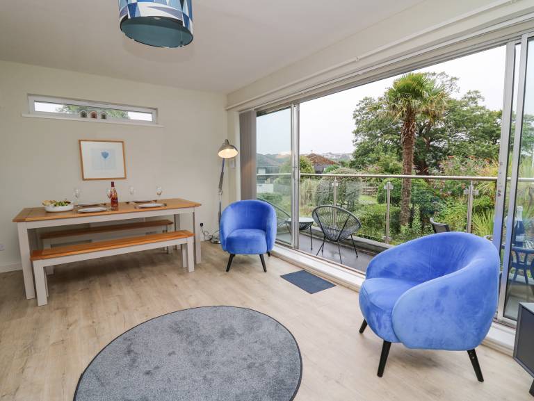 Family-oriented lovely cottage with yard | Beach view | Beach nearby | Pet-friendly — photo 4