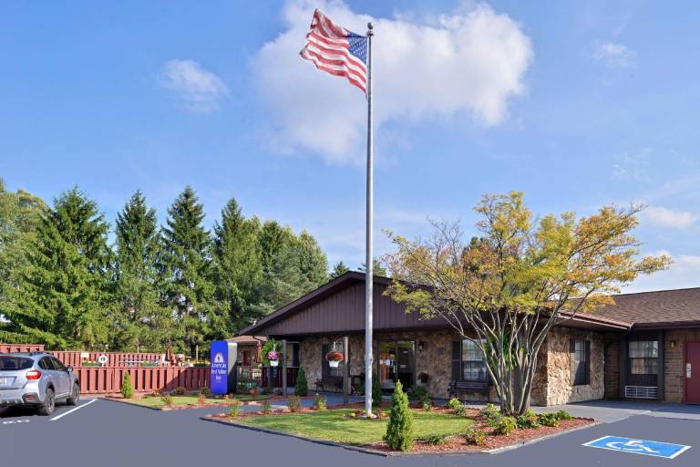 Americas Best Value Inn Alliance in Alliance, OH