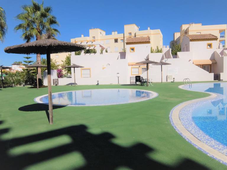 Apartment with pool, patio & garden | Close to the beach | Pets are welcome — photo 2