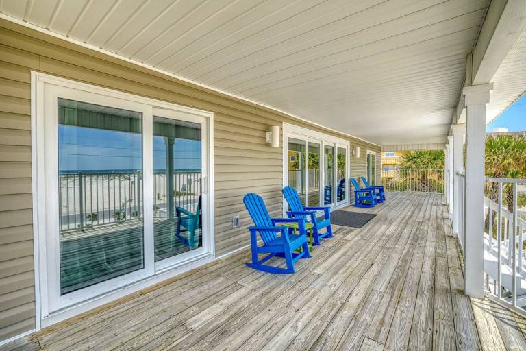 Tranquil covered deck with Gulf views, private pool and easy beach access. — photo 4