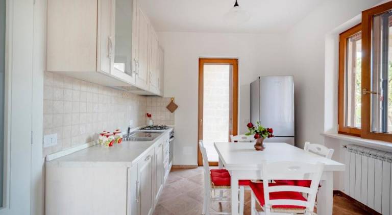 Holiday apartment with 3 rooms for 6 persons — photo 3