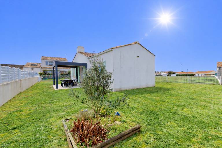 House with garden & terrace — photo 4