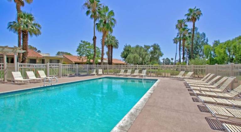 Nice vacation home with jacuzzi | Pets are welcome — photo 3