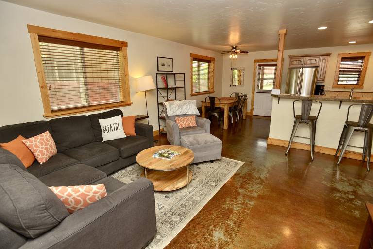 House with BBQ & patio | Lake view — photo 3