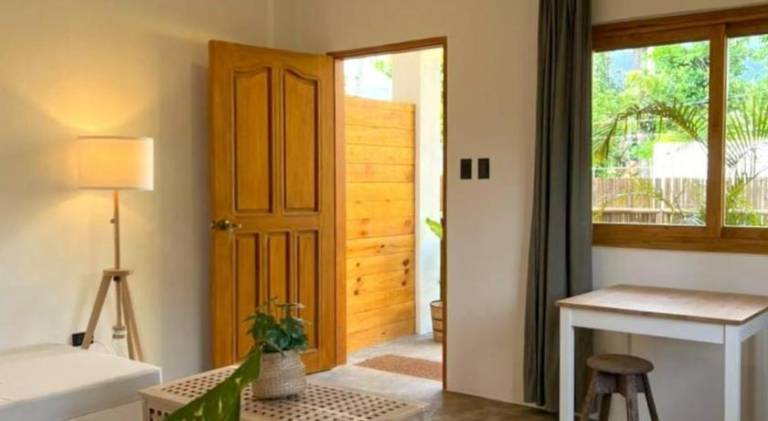 Lovely vacation home with yard & patio | Perfect for remote work | Pets allowed — photo 4