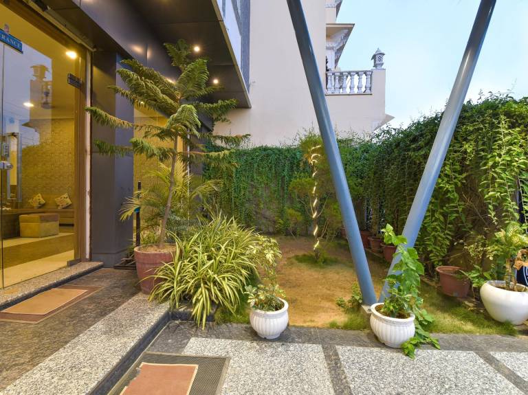 Hotel Sky Blu by Yansh Group — photo 5
