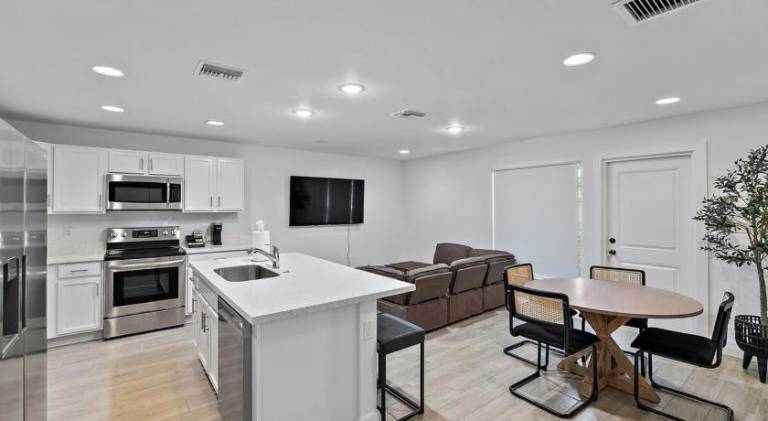 Vacation home | Dogs allowed in West Palm Beach, FL