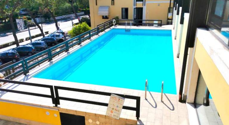 Holiday apartment with pool — photo 5