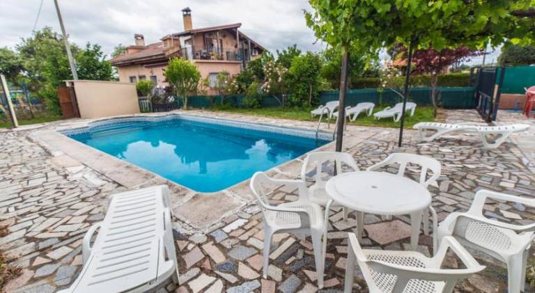 House with private pool, patio & barbecue in Salamanca