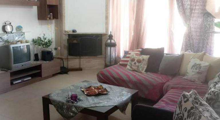 Πολυτελης διαμερισμα in Aristotelis