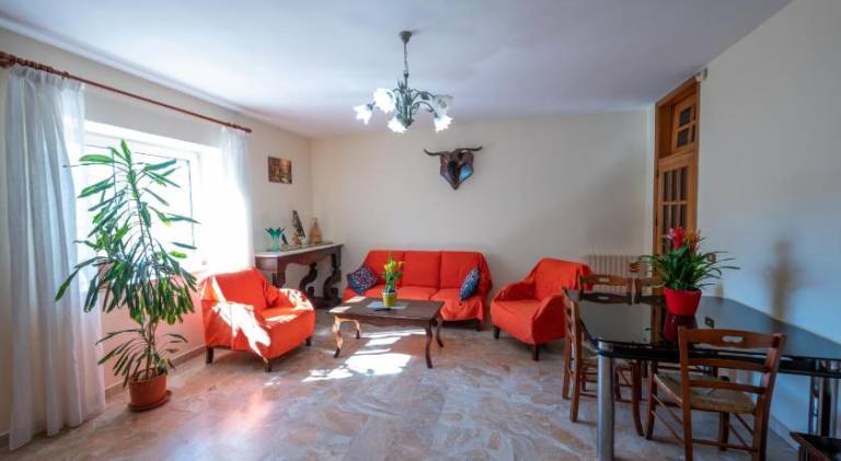 Farm with patio & garden in Potenza