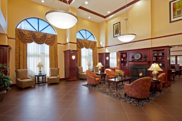 Hampton Inn & Suites Indianapolis-Airport — photo 2