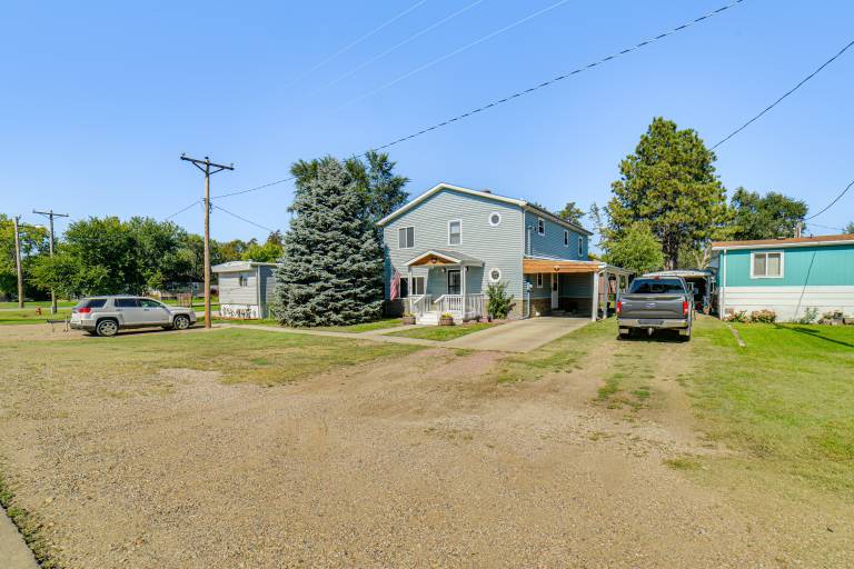 Walk to River: Oacoma Home w/ Dog-Friendly Yard! — photo 4