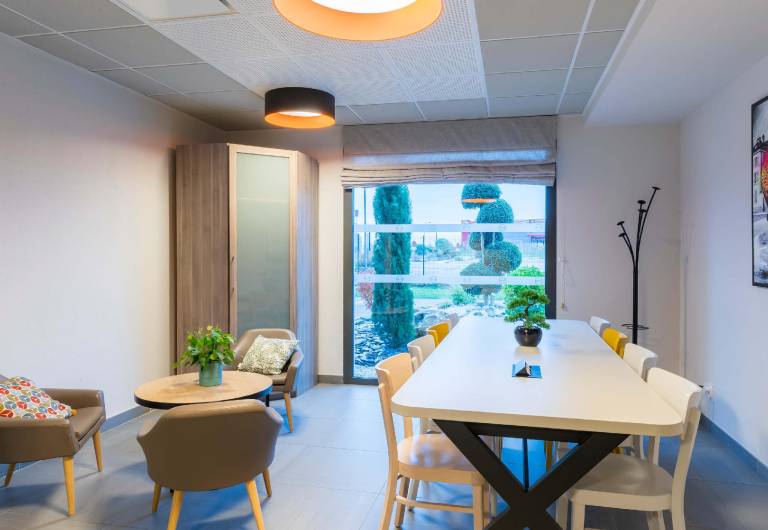 B&B HOTEL Troyes Magasins d'usine — photo 3