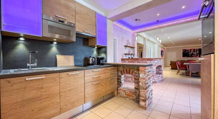 Big rental apartment with patio | Ski nearby | Pets allowed — photo 2
