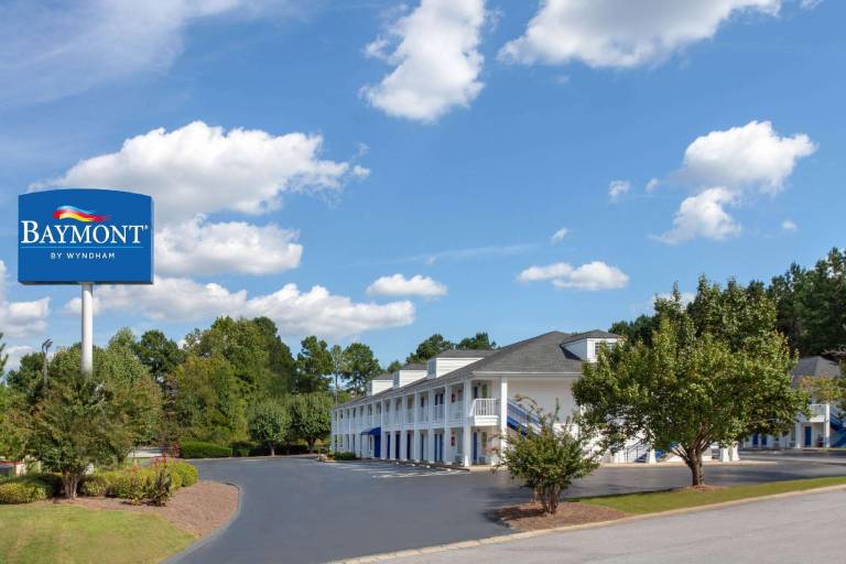 Baymont by Wyndham Greenwood in Greenwood, SC
