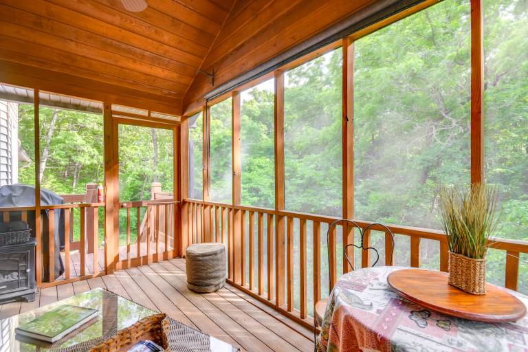 3 Mi to Dtwn Jefferson City: Family Home w/ Deck in Jefferson, MO